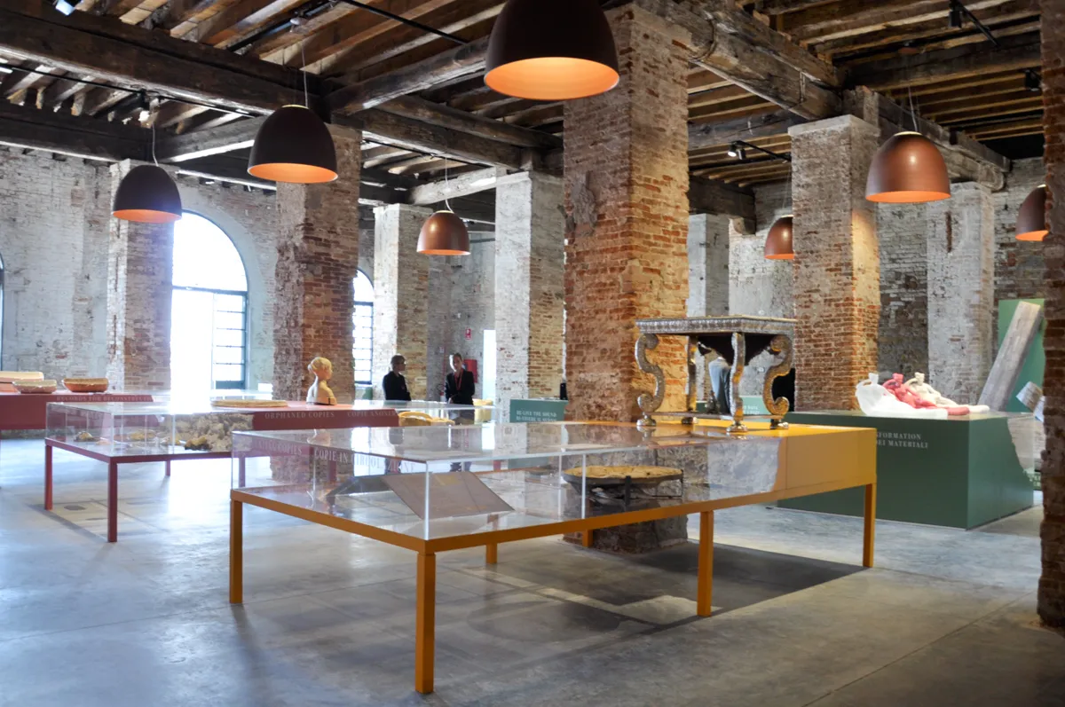 Allestimento Tosetto per una grande mostra di architettura a Venezia